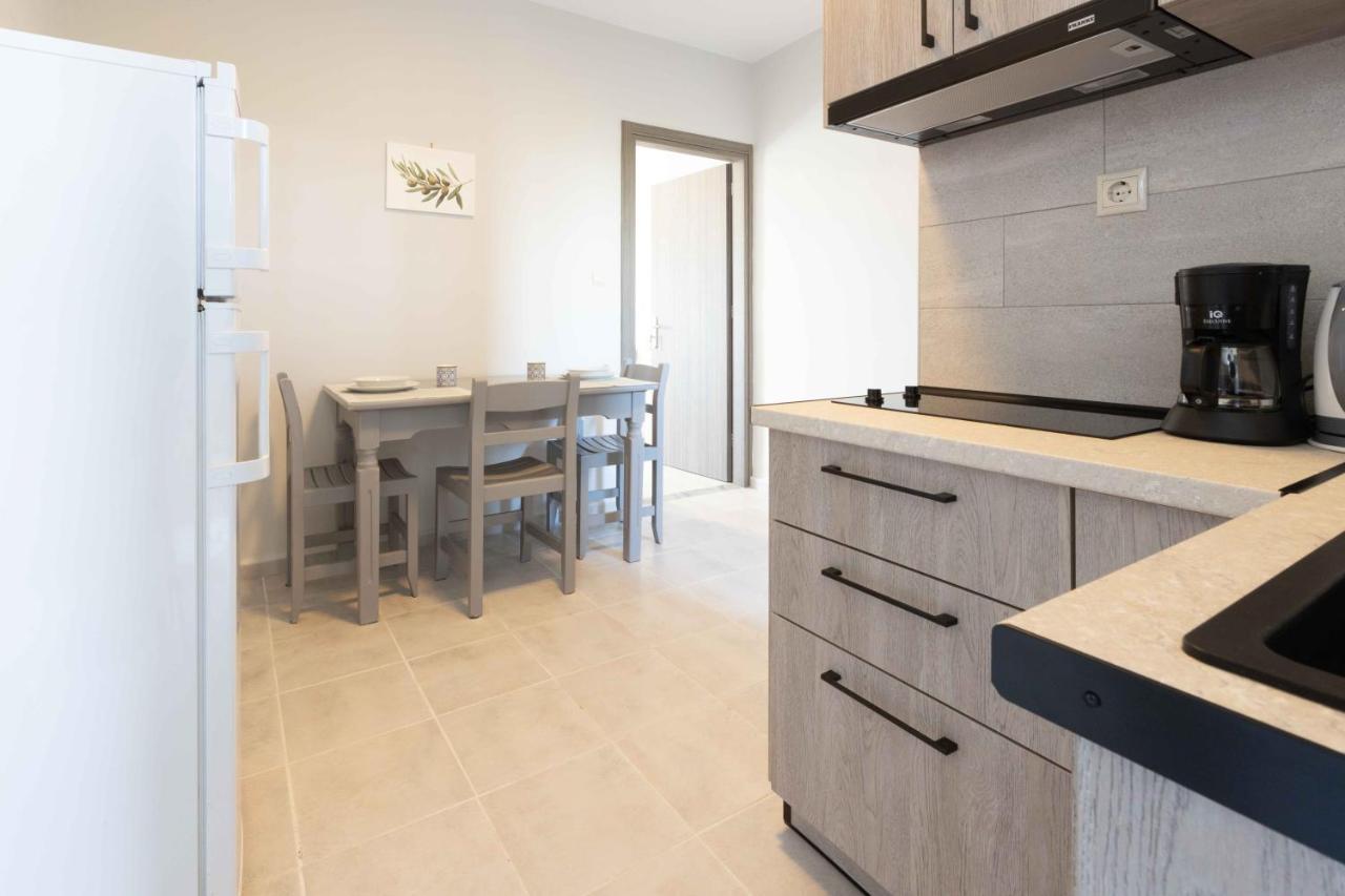 Appartement Pansion Artemis à Mavrovoúnion Extérieur photo