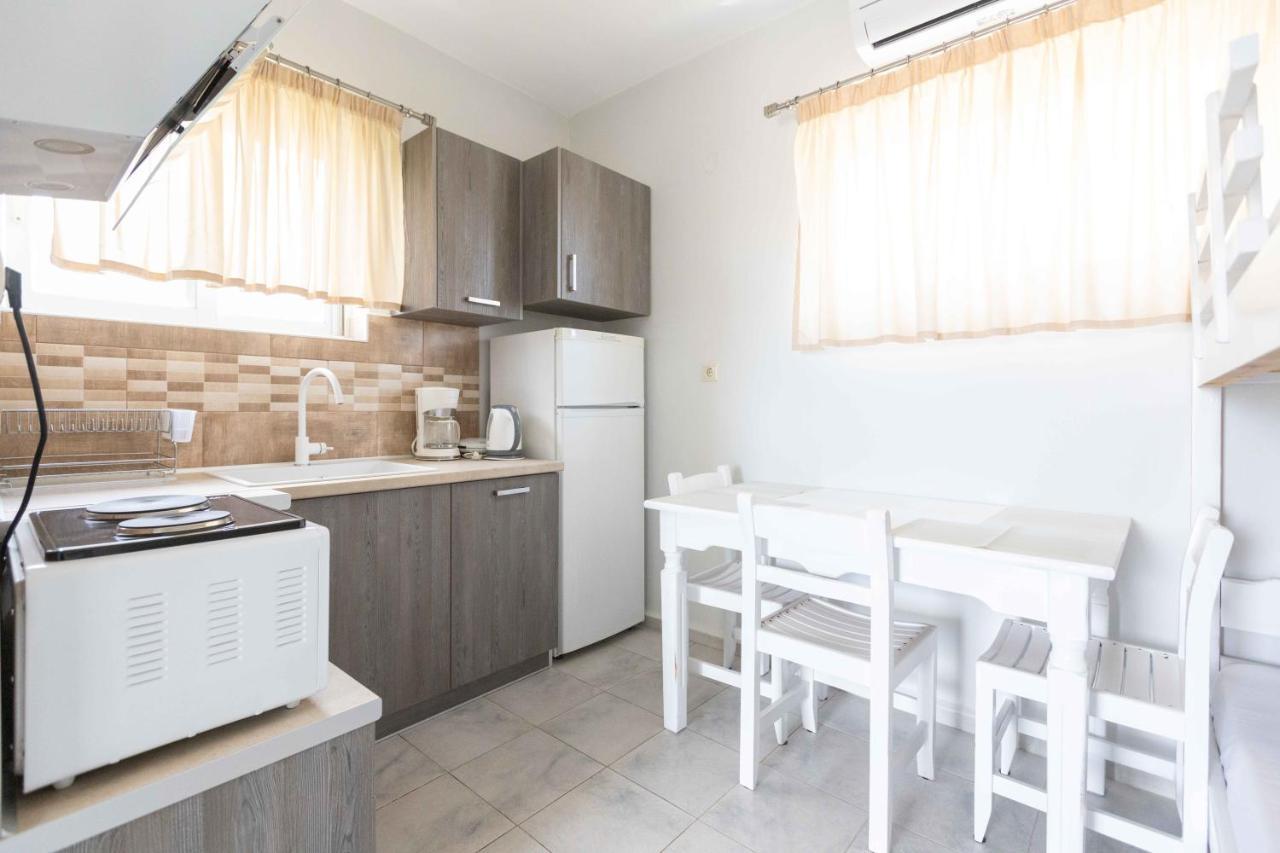 Appartement Pansion Artemis à Mavrovoúnion Extérieur photo