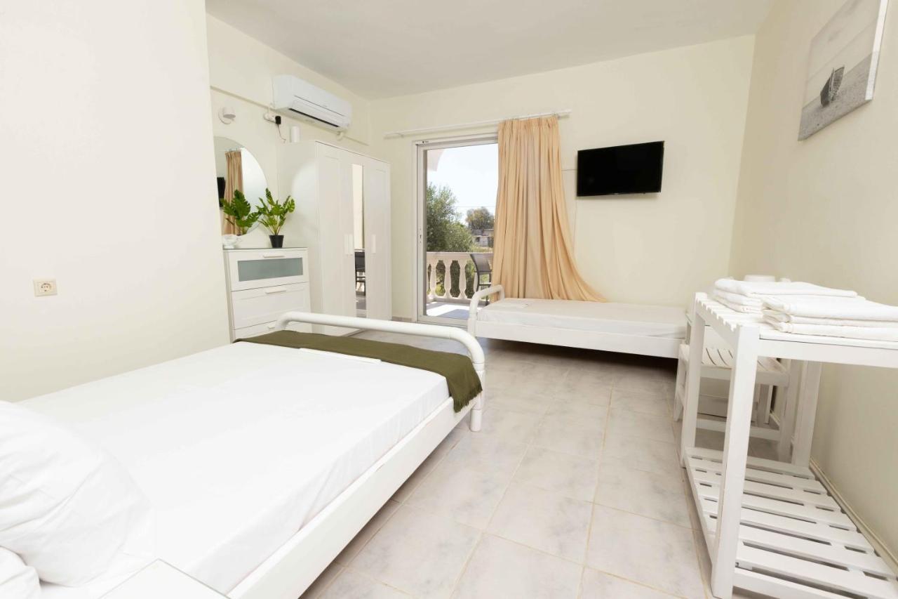 Appartement Pansion Artemis à Mavrovoúnion Extérieur photo