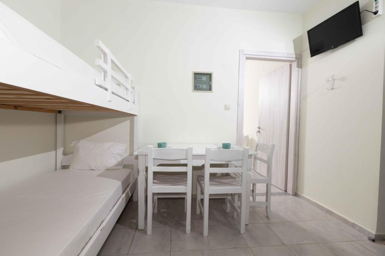 Appartement Pansion Artemis à Mavrovoúnion Extérieur photo