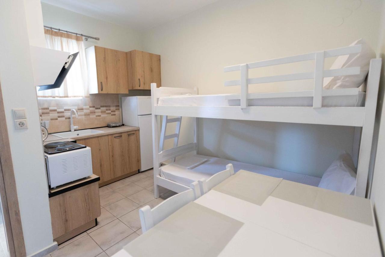 Appartement Pansion Artemis à Mavrovoúnion Extérieur photo