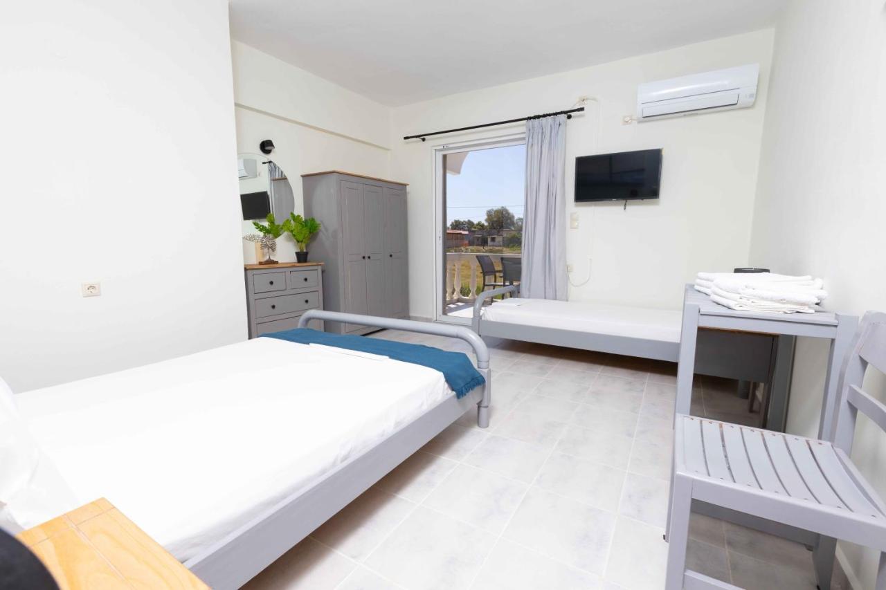 Appartement Pansion Artemis à Mavrovoúnion Extérieur photo